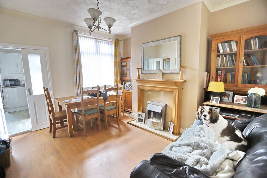 Property photo 3 of 12