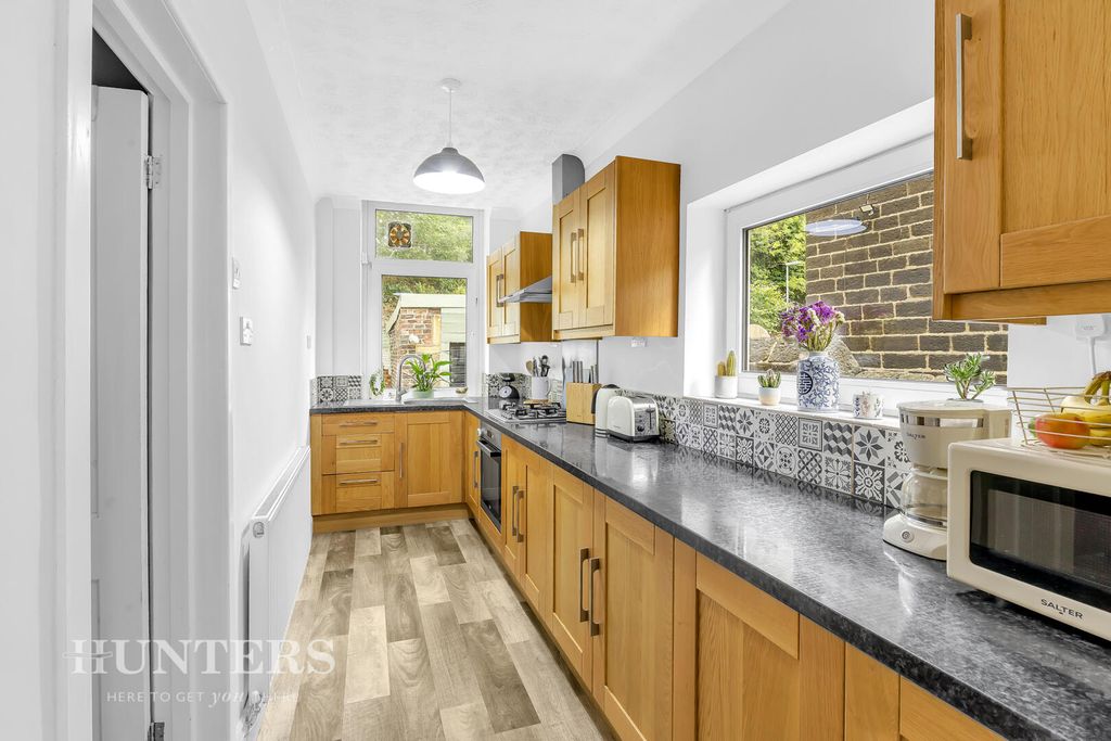 Property photo 2 of 24 Kitchen