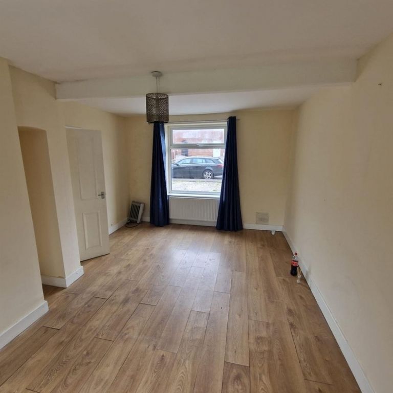 Property photo 3 of 10