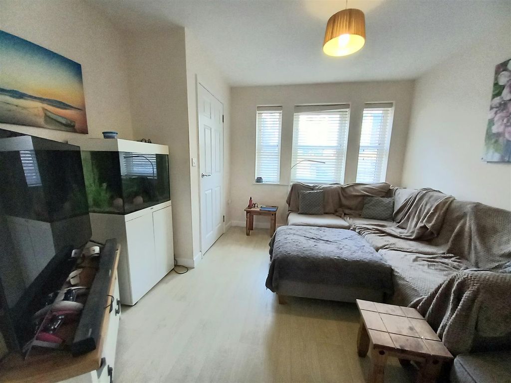 Property photo 3 of 8 4 Ackland Lounge.Jpg