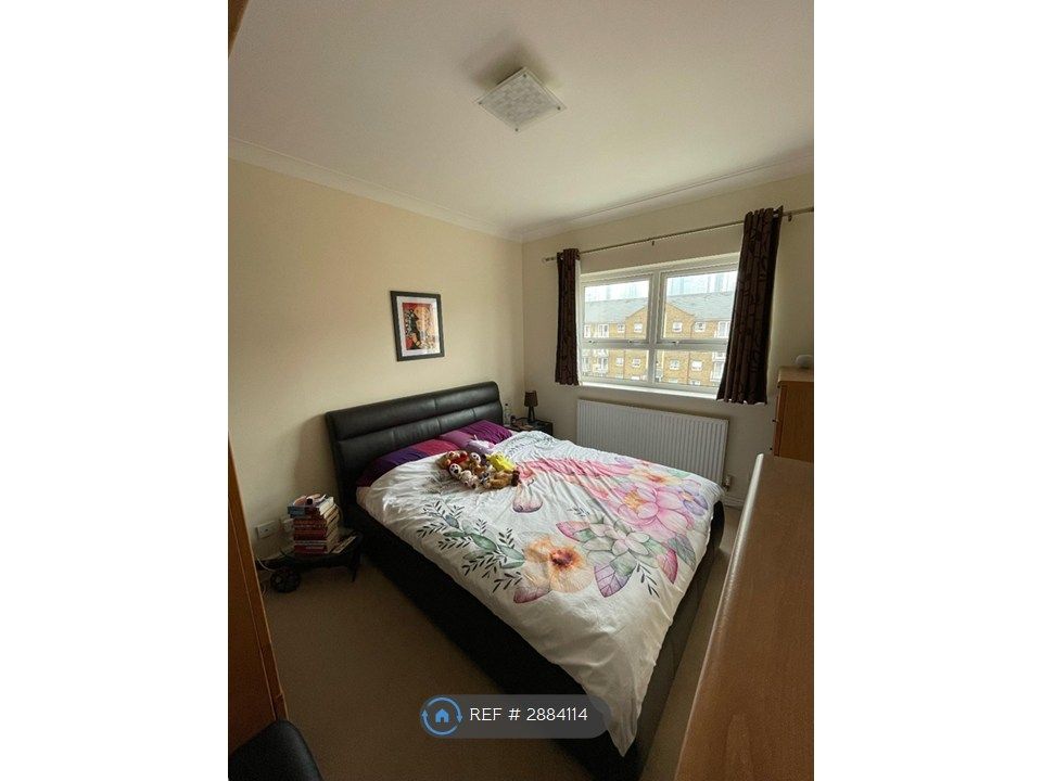 Property photo 3 of 9 Bedroom 1