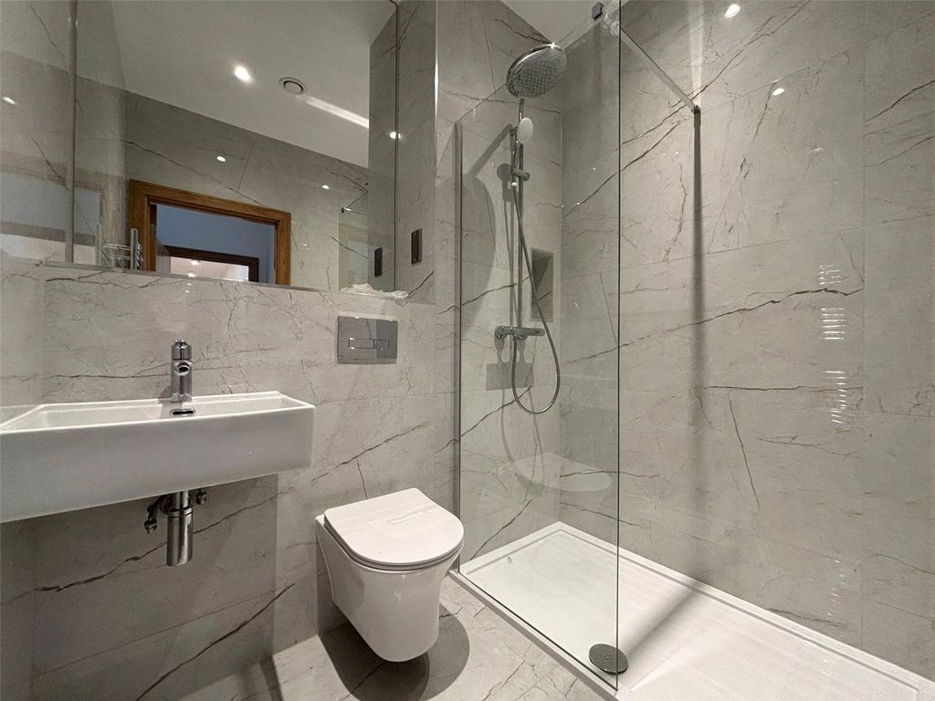 Property photo 3 of 16 Picture No. 05