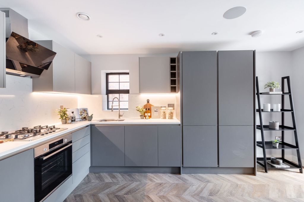 Property photo 2 of 24