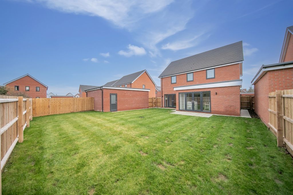 Property photo 2 of 18