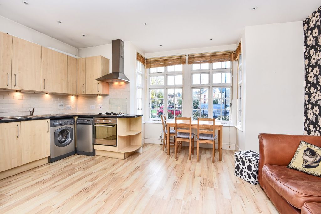 Property photo 2 of 19 Picture No. 08