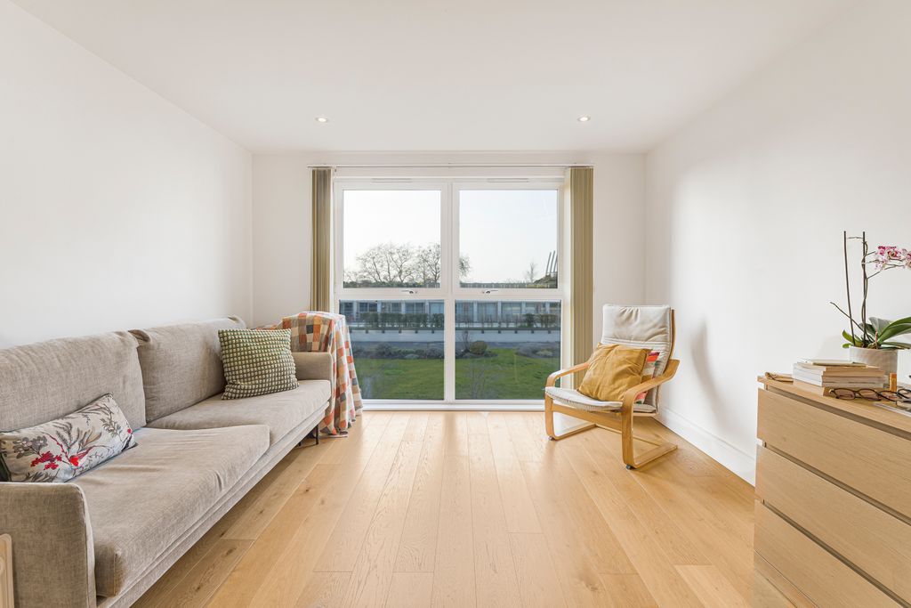 Property photo 2 of 23