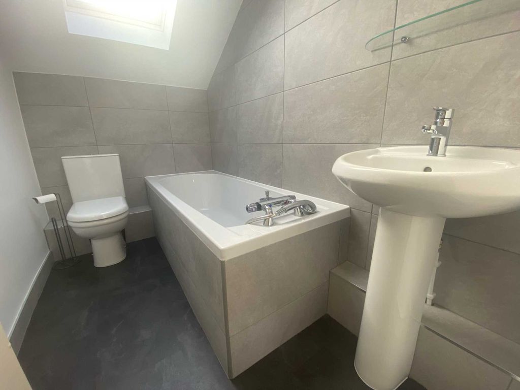 Property photo 2 of 23