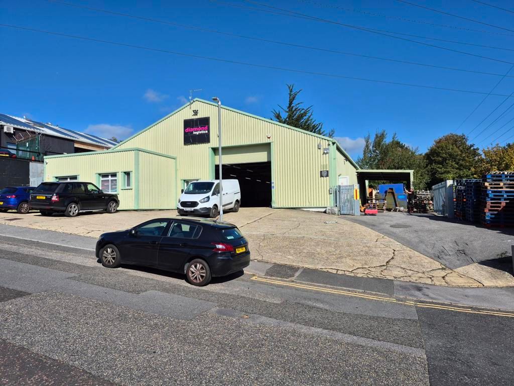 Property photo 1 of 8 Photo 6