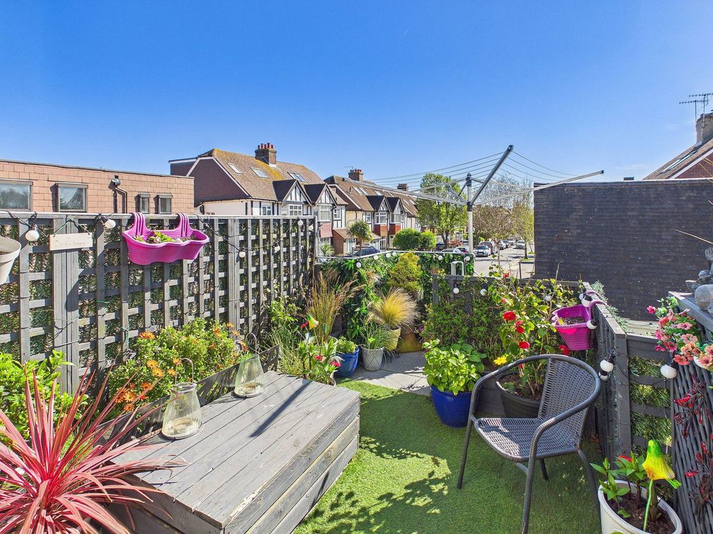 Property photo 2 of 23