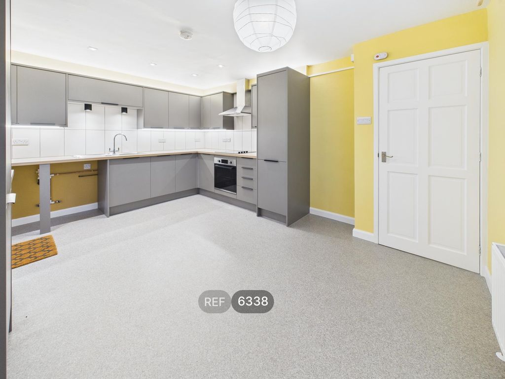 Property photo 2 of 19 Kitchen