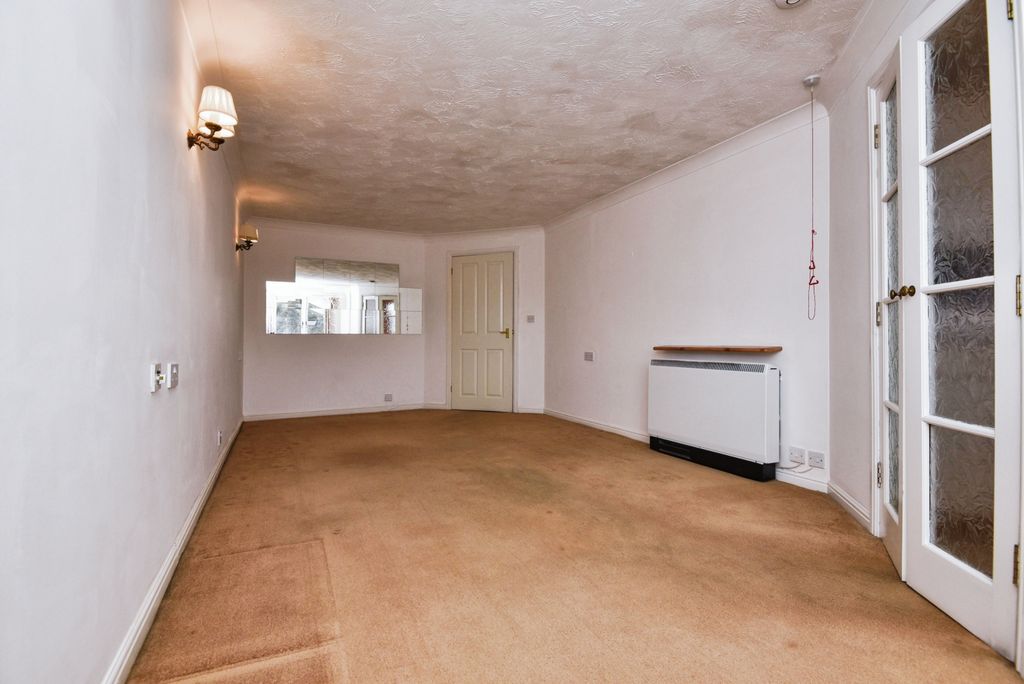 Property photo 3 of 12 Living Room