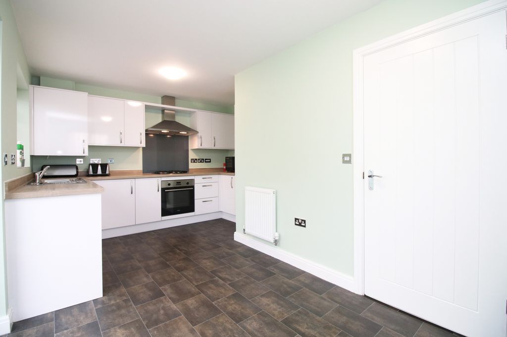 Property photo 2 of 26