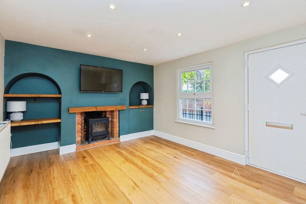 Property photo 2 of 19 Pbox-Img.Jpg