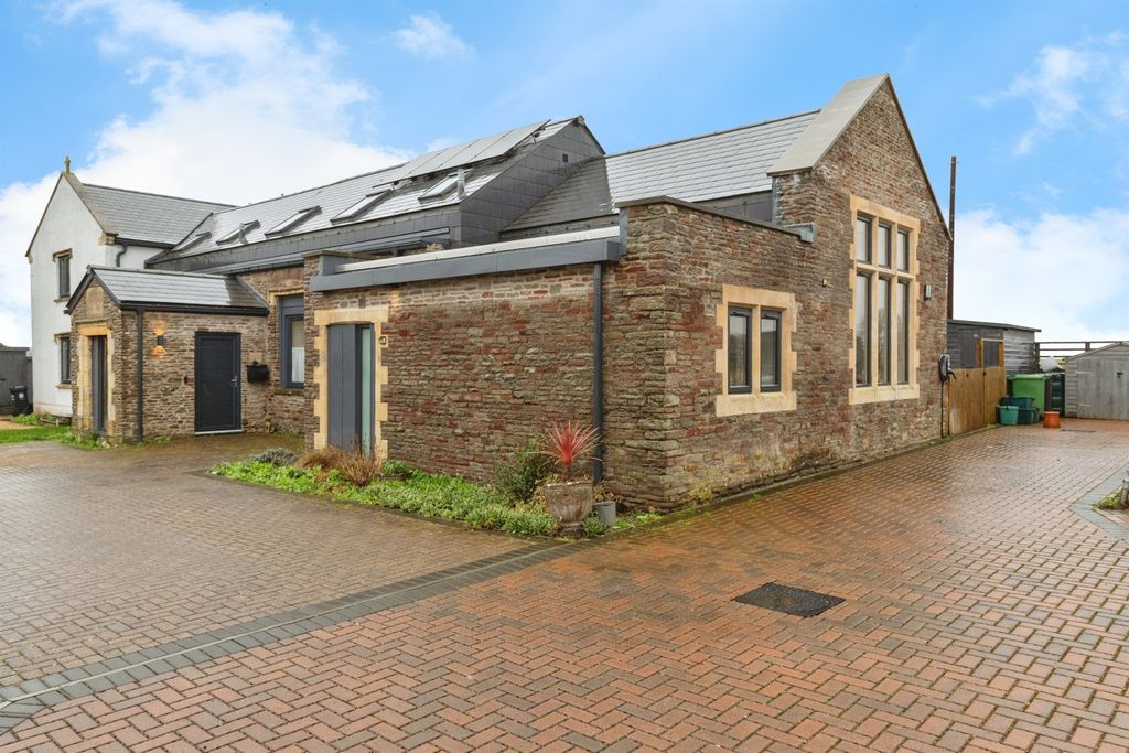 Property photo 2 of 19