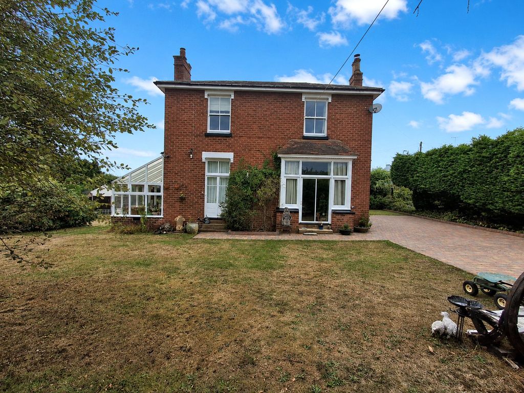 Property photo 2 of 34 Picture No. 30