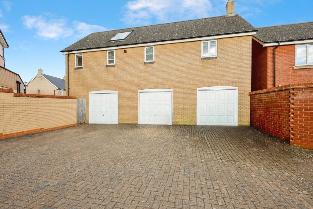 Property photo 2 of 17 Photo