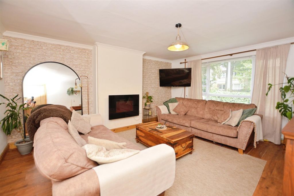 Property photo 3 of 19 Living Room
