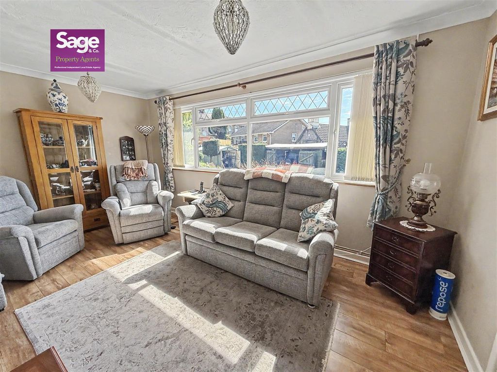 Property photo 2 of 28