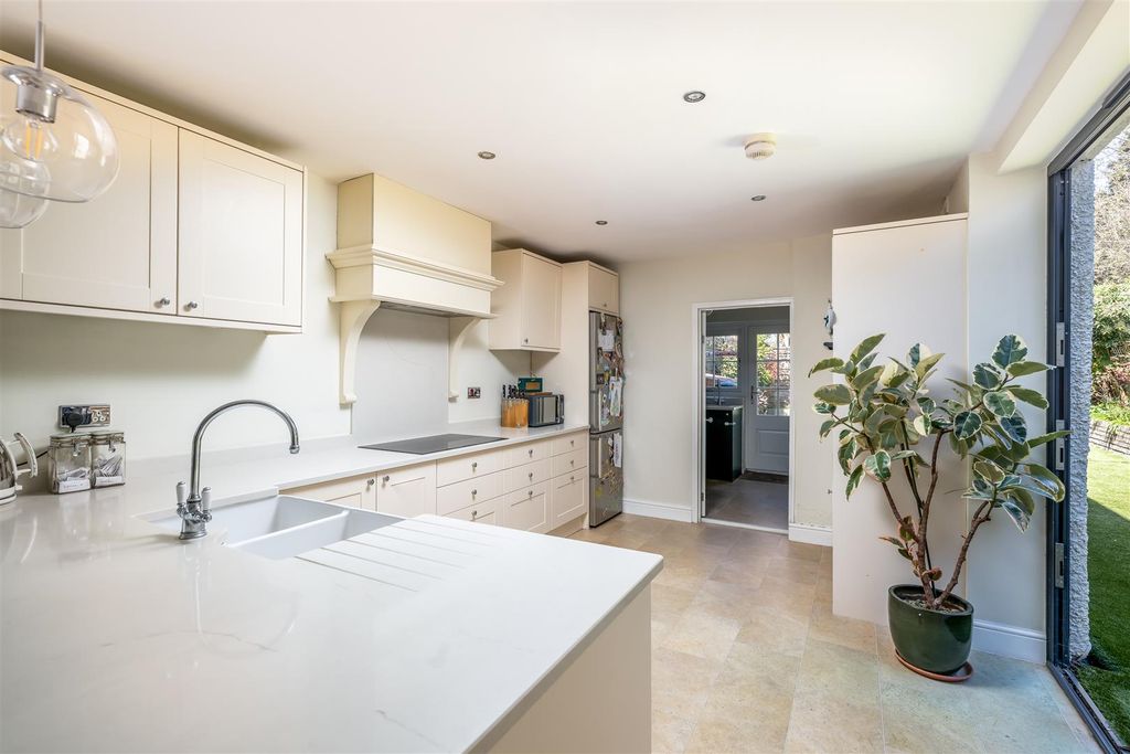 Additional image 9 of 5 bed semi-detached house for saleCastle Road, Bedford MK40