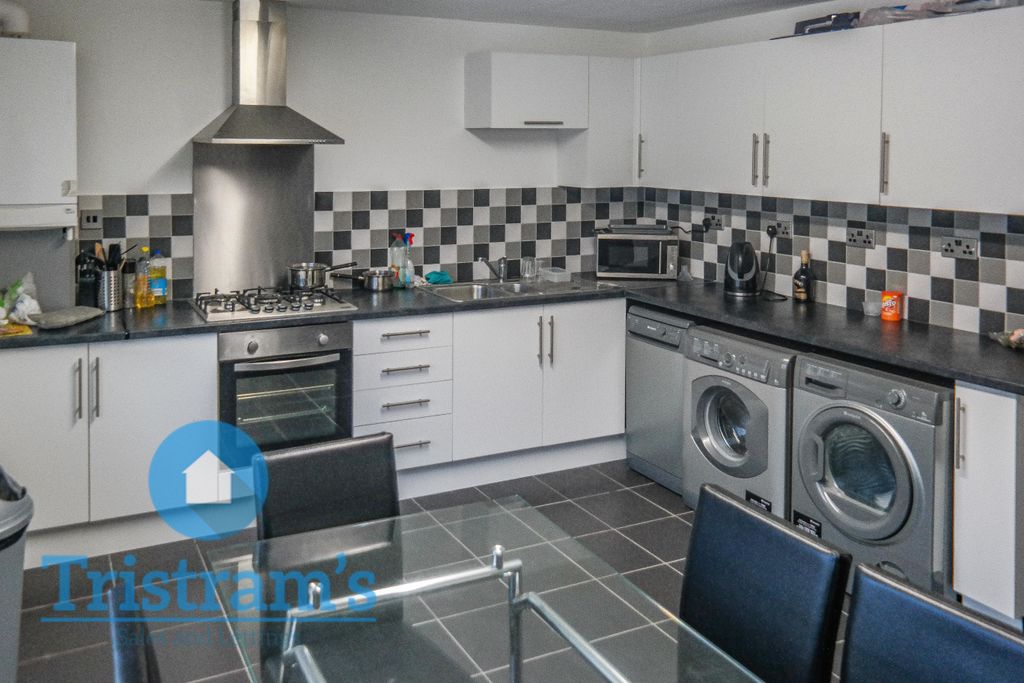 Property photo 2 of 10 18 Gadd