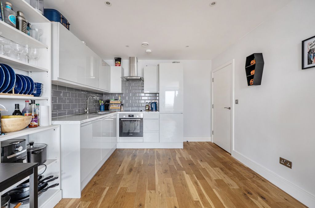 Property photo 3 of 20 1439779-22-69De63...
