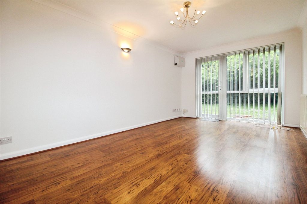 Property photo 2 of 9 Picture No. 23