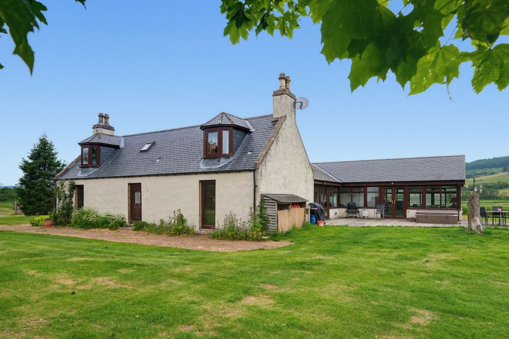 Property photo 3 of 47