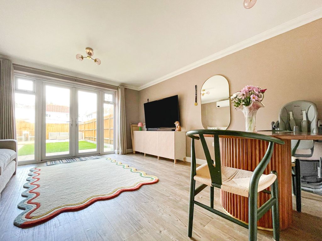 Property photo 3 of 14 1