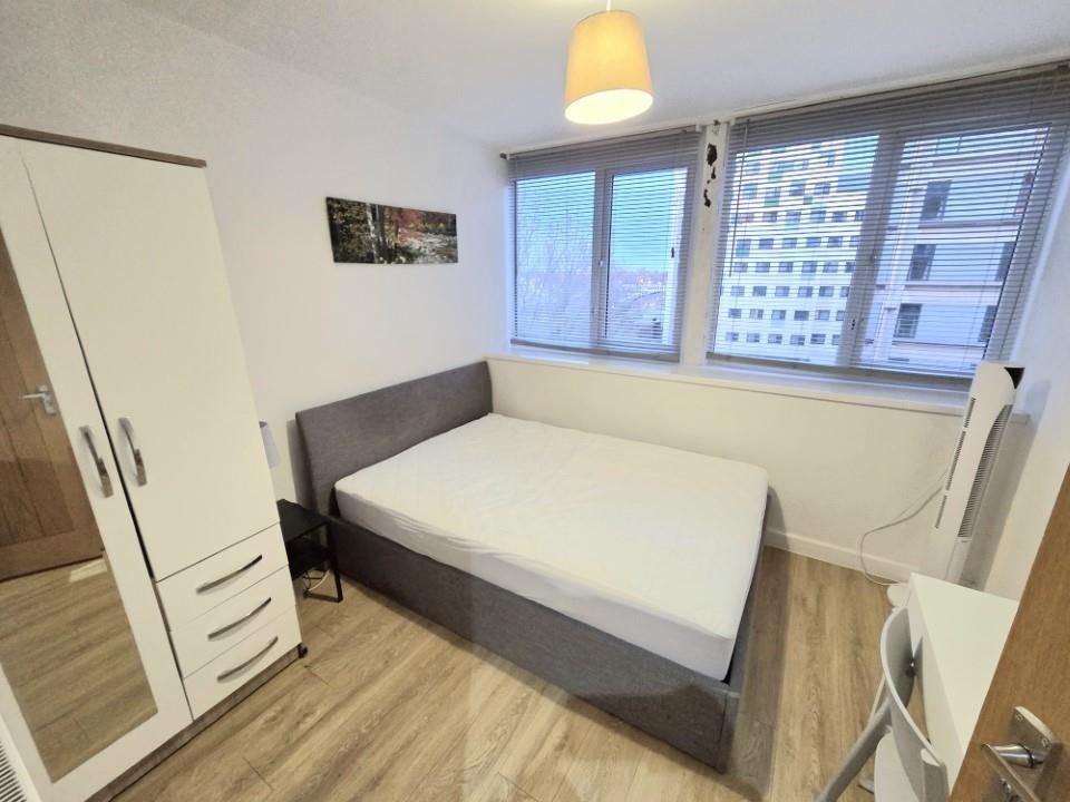 Property photo 2 of 8 Bed 1.Jpeg