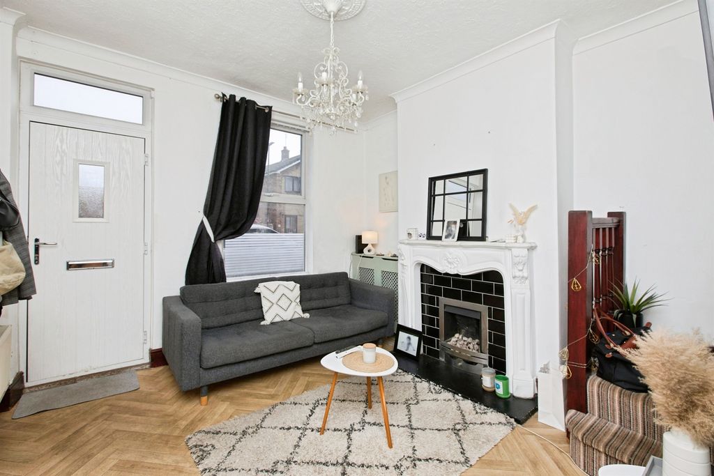 Property photo 2 of 14