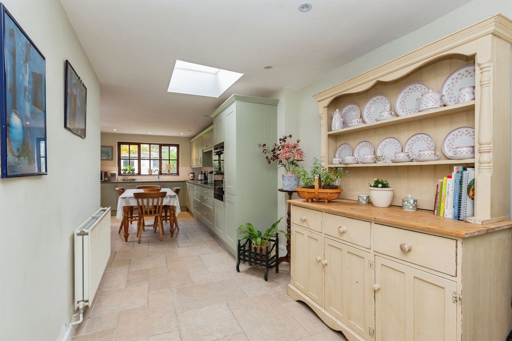 Property photo 3 of 16