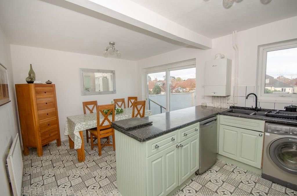 Property photo 3 of 18 Kitchen.Jpg