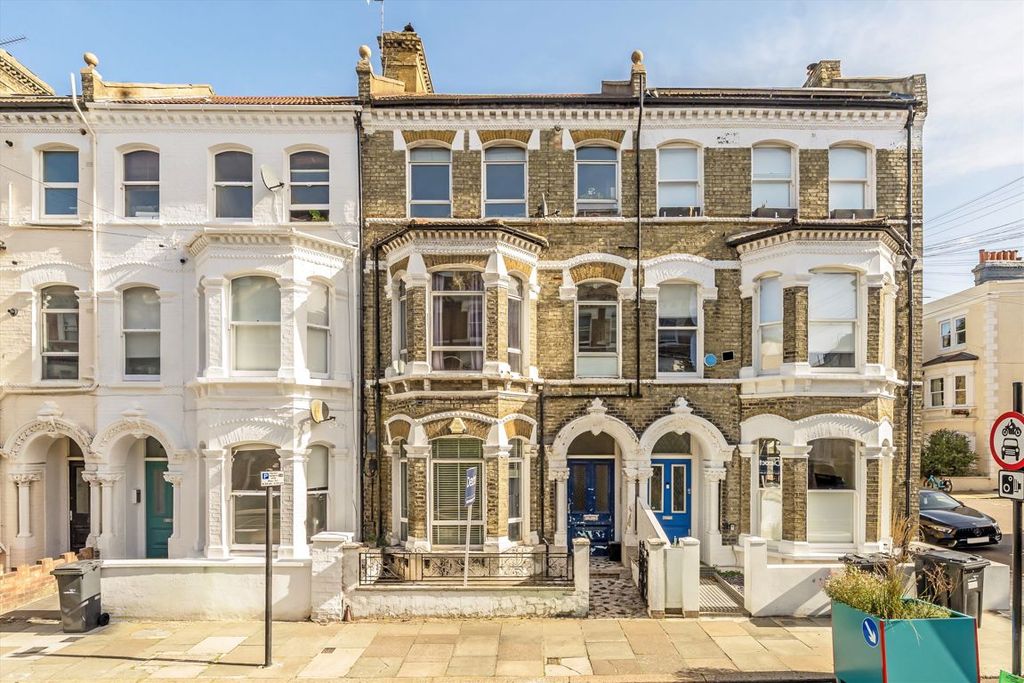 Property photo 1 of 7