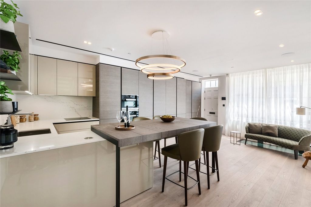 Property photo 1 of 26 Kitchen