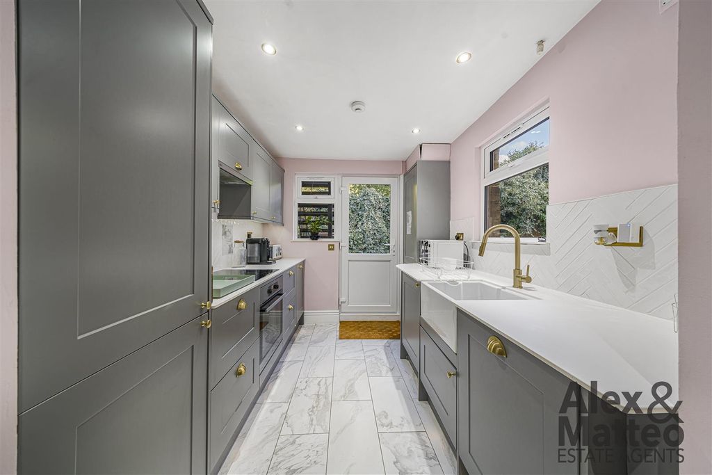 Property photo 3 of 17 Trafalgar Avenue