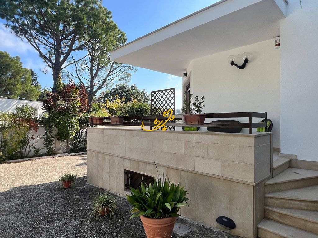 Property photo 2 of 31