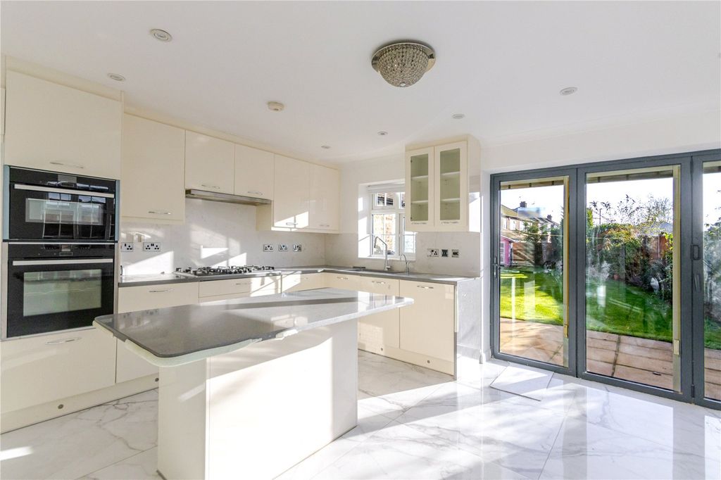 Property photo 3 of 16 Picture No. 03