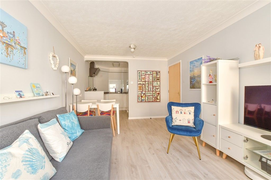 Property photo 2 of 8 Lounge/Diner