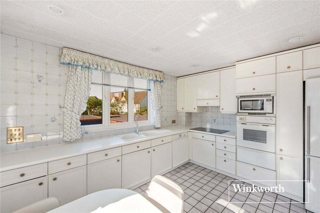 Property photo 3 of 14 Picture No. 06