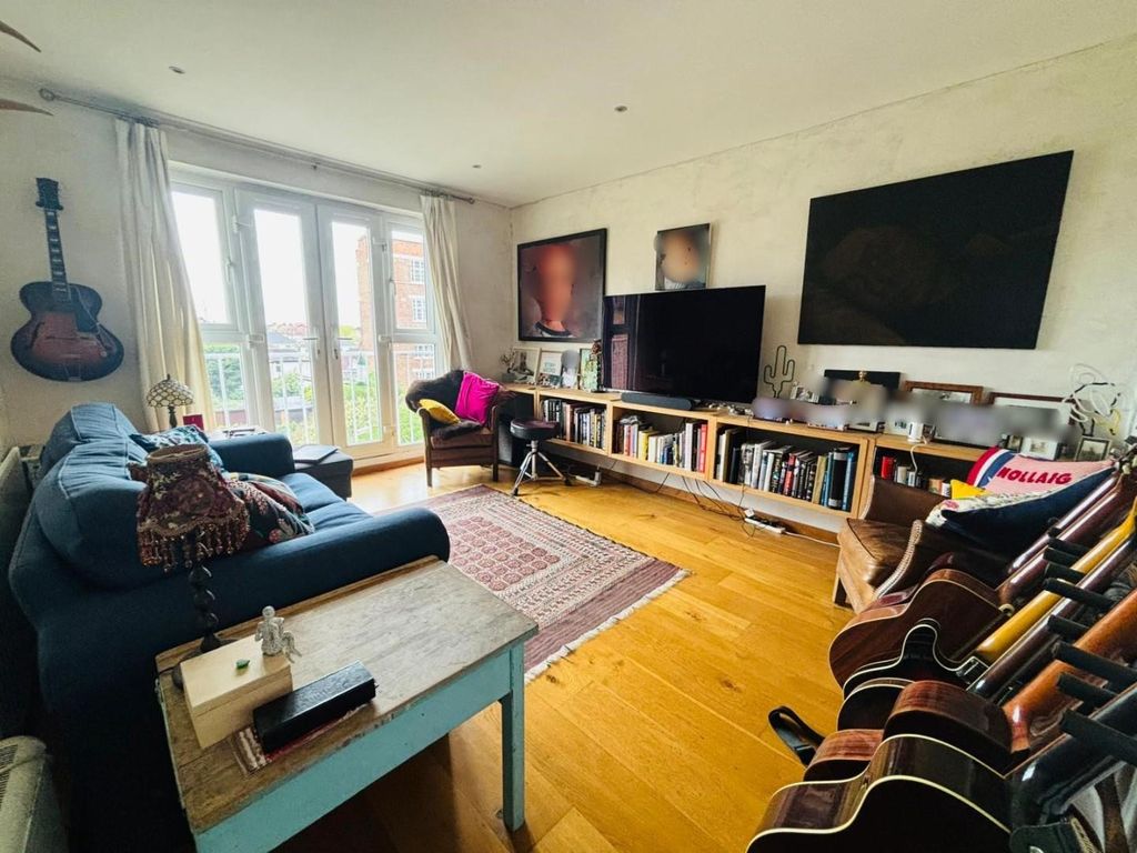 Property photo 2 of 7 Original-65730235-7Ed0-4E8C-B4BA-Beddceffcc3A.Jpeg