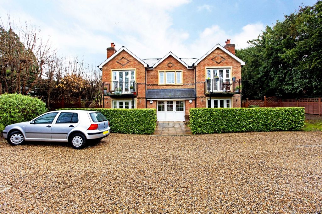 Property photo 1 of 9 Front External