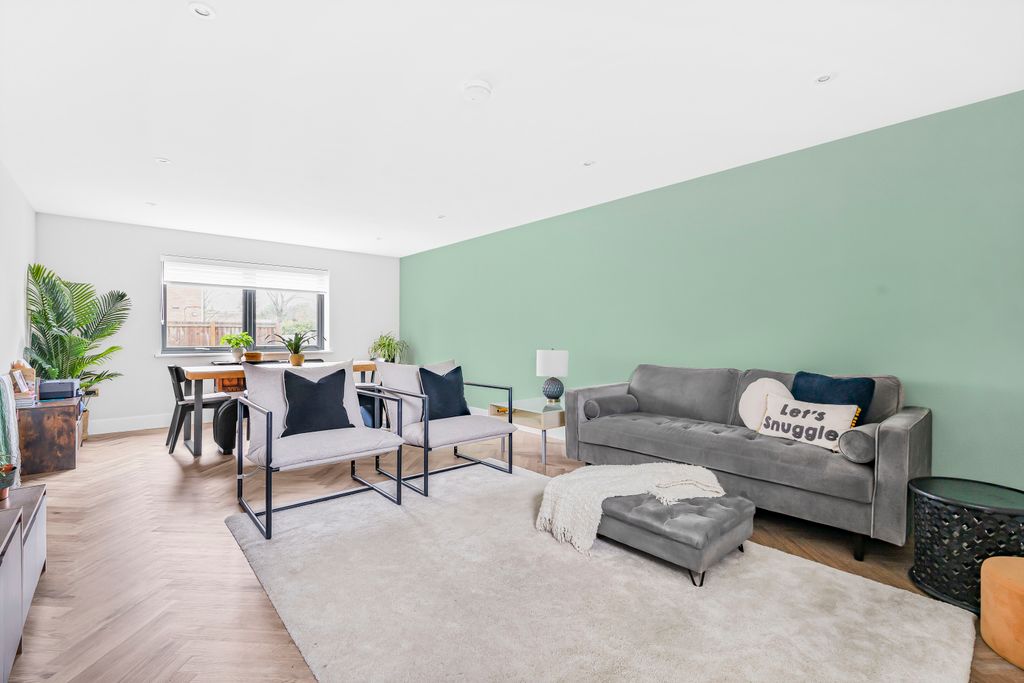 Property photo 3 of 28 3842828