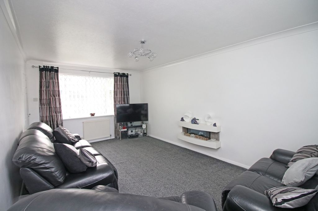 Property photo 3 of 27