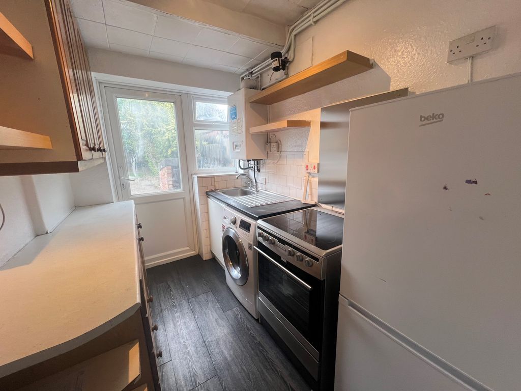 Property photo 2 of 10 Kitchenharrley