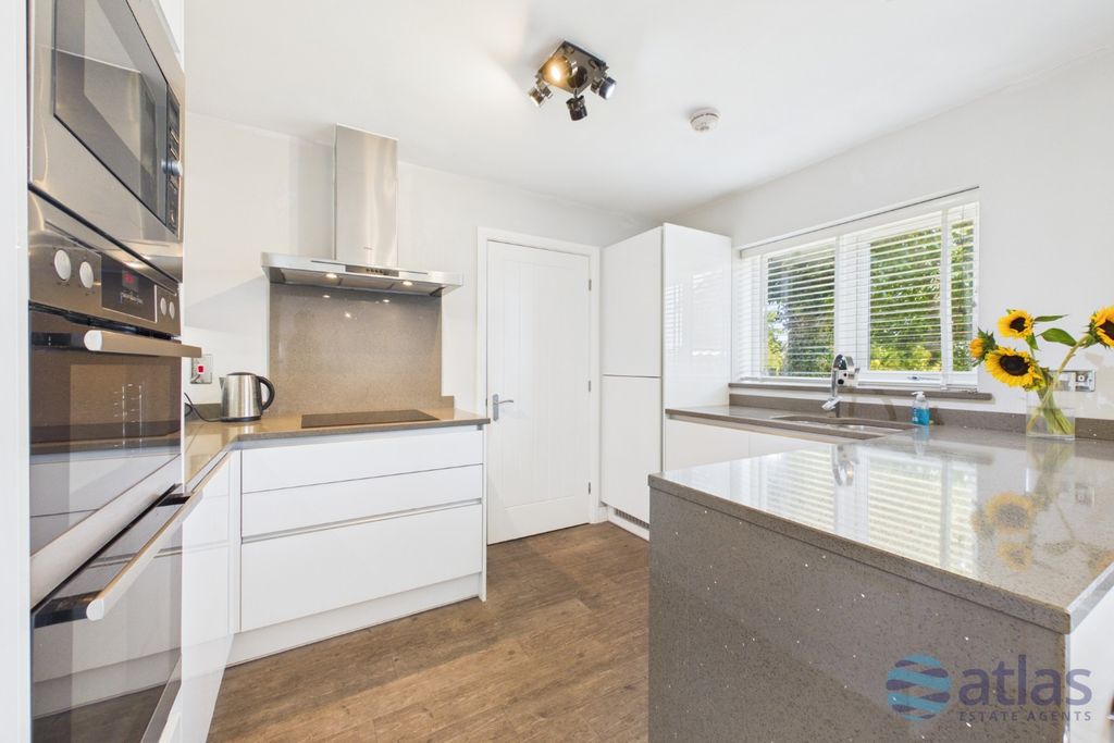 Property photo 2 of 32 Kitchen