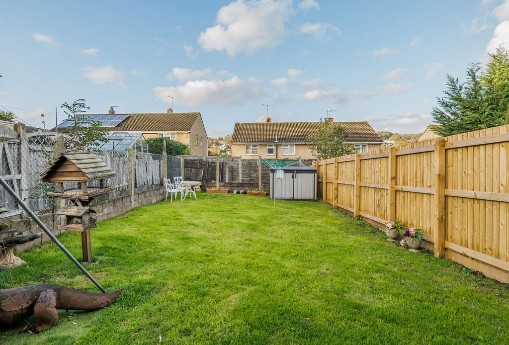 Property photo 2 of 18 Garden