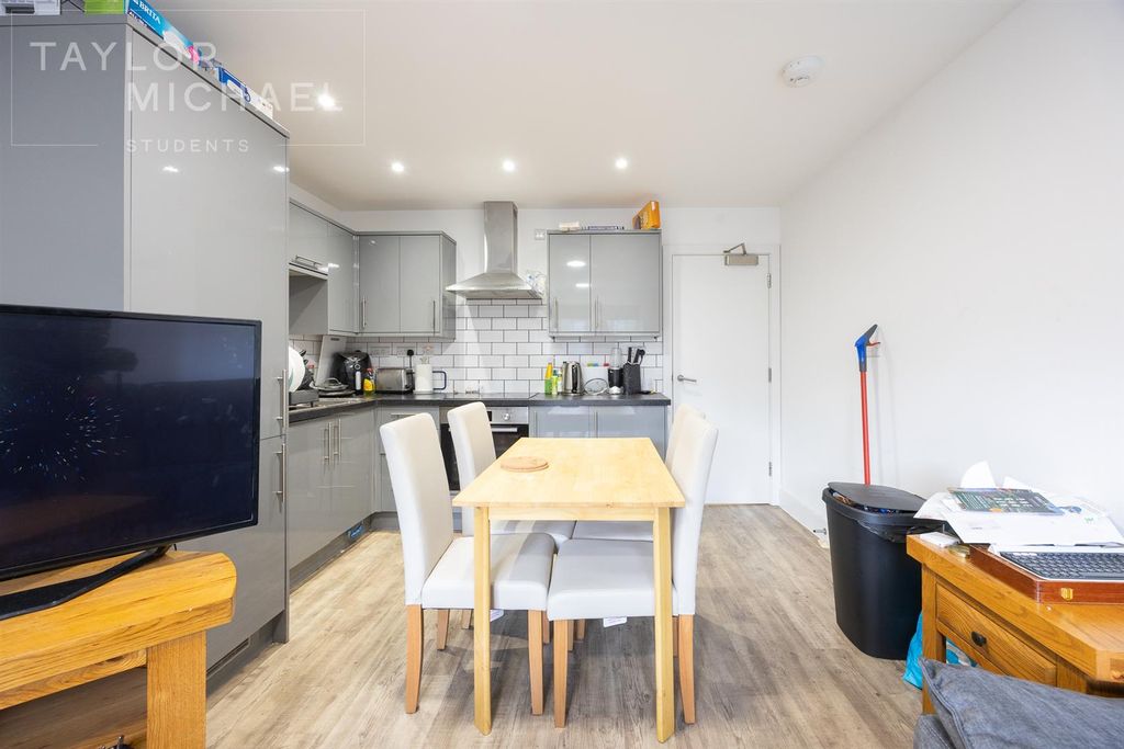 Property photo 2 of 13 Kitchen / Living Room