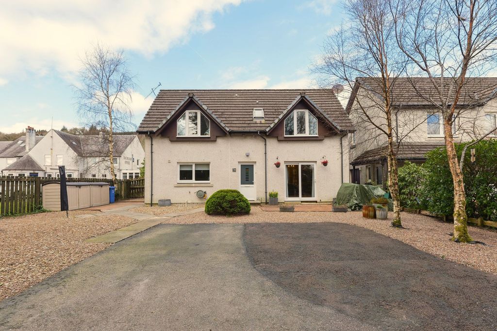 Property photo 1 of 27