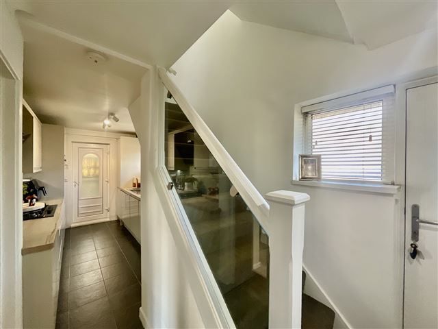 Property photo 3 of 21 Entrance