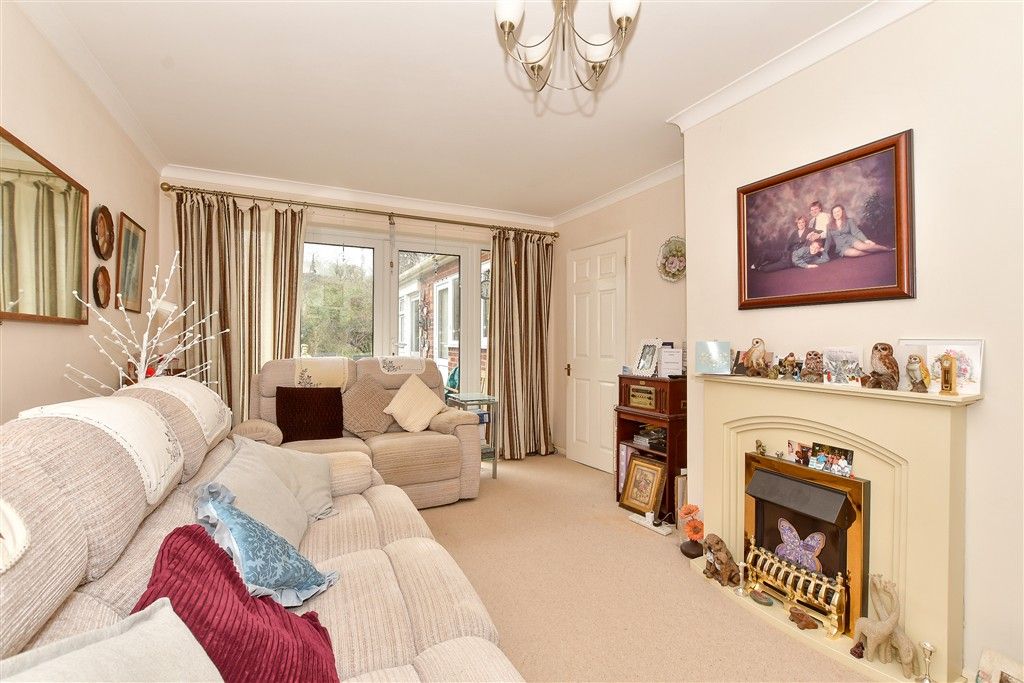 Property photo 2 of 10 Lounge